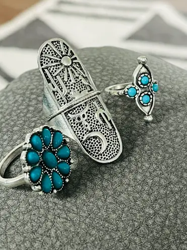 Urban Outfitters 3 Piece Squash Blossom Southwestern Turquoise Ring Set