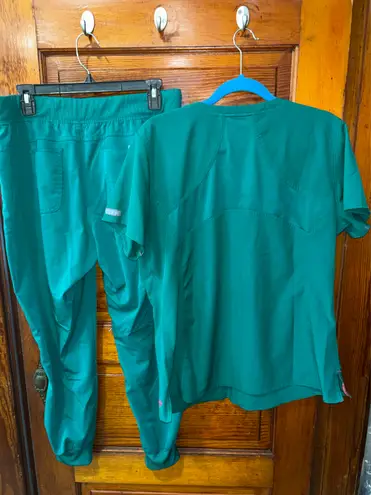 MedCouture Scrubs Set