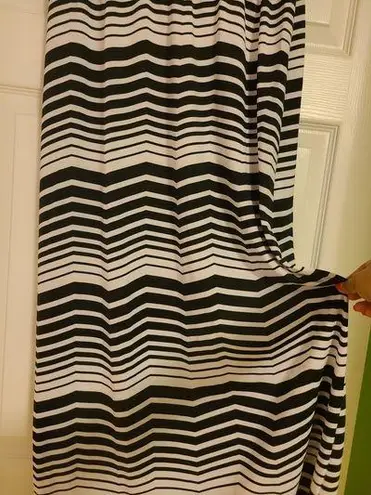 AB Studio Black And White Zigzag Skirt