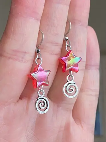 Handmade star & swirl dangle earrings⭐️❤️