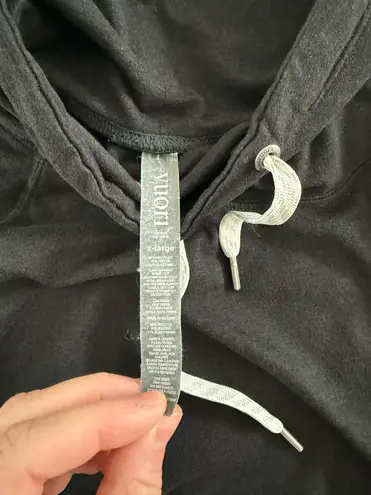 Vuori Halo Cropped Funnel Neck Pullover Black