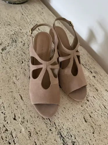 Bernardo NWOB Nili Suede Cut Out Sandal. MSRP $248