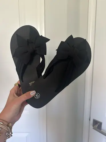 Amazon  black bow flip flops thumbnail 3