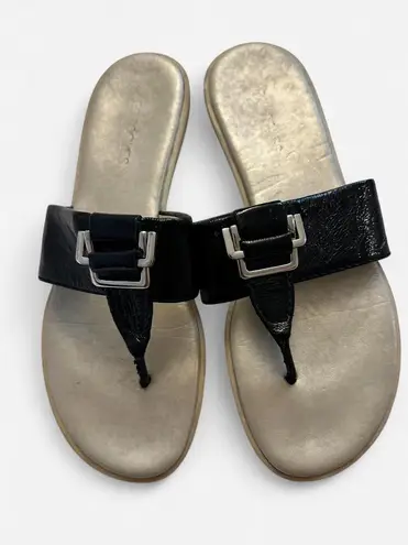 Aerosoles - Extremely Comfy Black faux leather sandals with buckle detail size 9.5 women