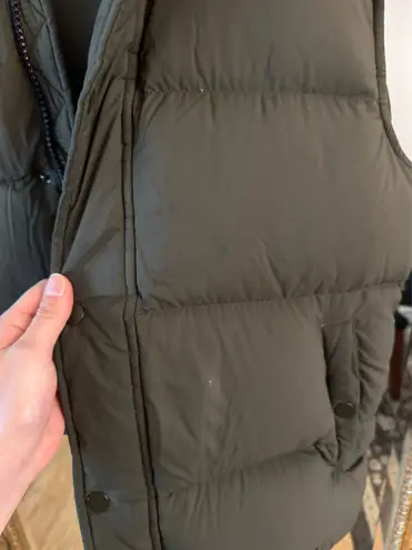 Aritzia  TNA super puff vest small - Image 4