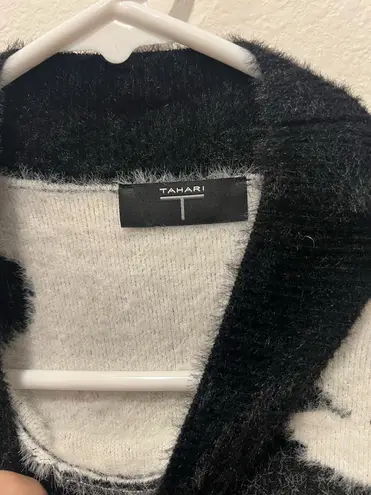 Tahari Floral Black and White Sweater by  Size M - Image 4