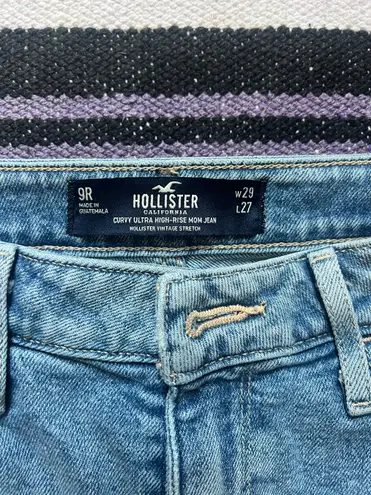 Hollister Curvy High-Rise Mom Jeans