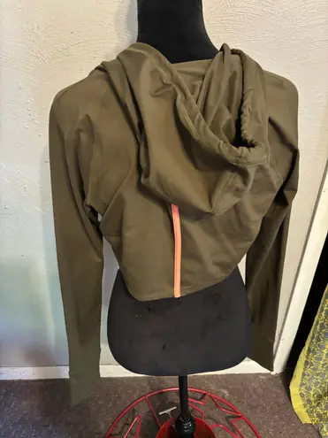 Free People Movement cropped hoodie woman’s size M