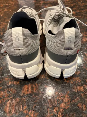 on cloud Cloudswift 3 Size 8