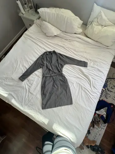 Hugo Boss Boss gray belted waterfall v neck collared trench mid length dress M