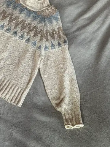 American Eagle Outfitters Sweater