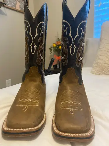 Barely worn cowboy boots Brown Size 8.5