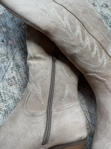 Universal Threads Beige Western Boots