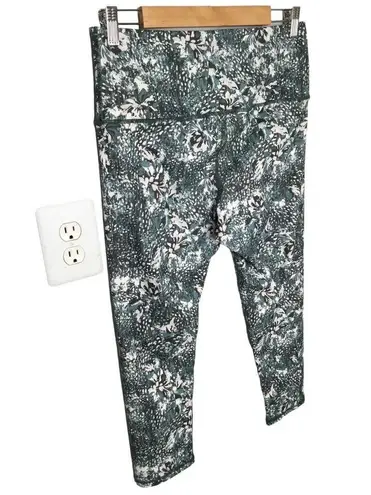 Gaiam  Urban Chic Willow High Rise Workout Yoga Om Capri Leggings Green L