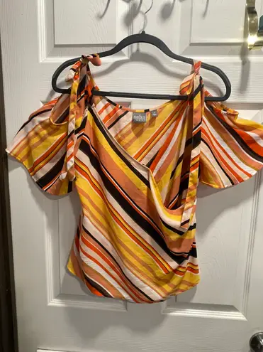 New York And Company New York Company Bare-Shouldered Blouse Size M.