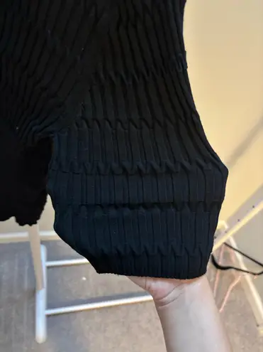 Elie Tahari Ribbed Smocked Fitted Black Sweater