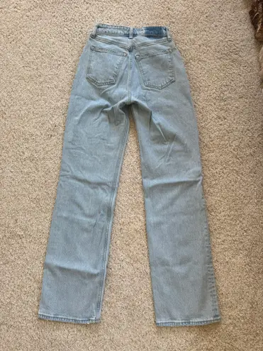 Abercrombie & Fitch  The 90’s Relaxed Jean High Rise