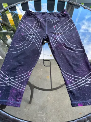 Sweaty Betty Galaxy Capri Activewear Leggings in Purple/Silver - Size Medium