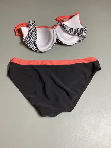 NWOT Coralish Pink, Black, and White Printed Bikini Top and Bottoms Size XL Multiple