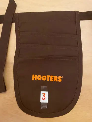 Hooters #3 New Women’s girl Uniform Money Pouch Dark Brown with a Tiny Flaw