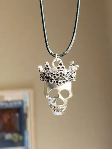Handmade rock punk goth style skull necklace☠️
