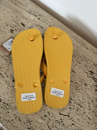 Farm Rio Havaianas x Cheetah Bananas Flip Flop. Size 9/10