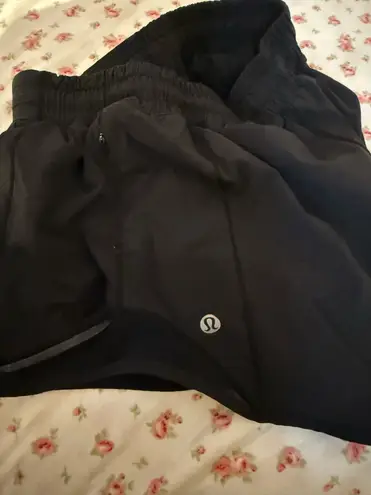 Lululemon  Hottie Hot Shorts 2.5” - Image 3