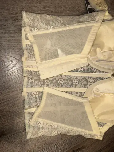 Dominique ivory lace corset new 36C