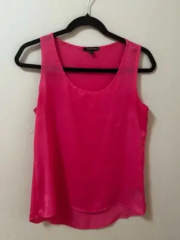 Heart soul Hot Pink Sleeveless Top- Extra Long in the Back- Small