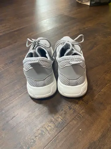 Grey Tennis Shoes Gray Size 7