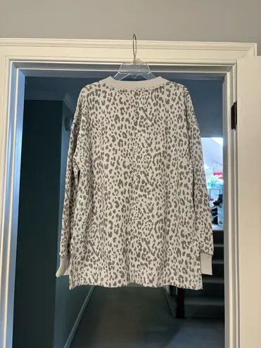 Gap Gray Cheetah Print Pullover