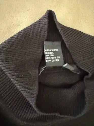 Tracy M Black Cotton Blend Turtleneck Sweater with Zipper Accents. Size S