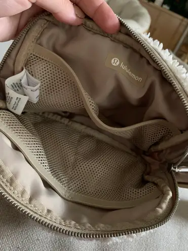 Lululemon Sherpa Belt Bag