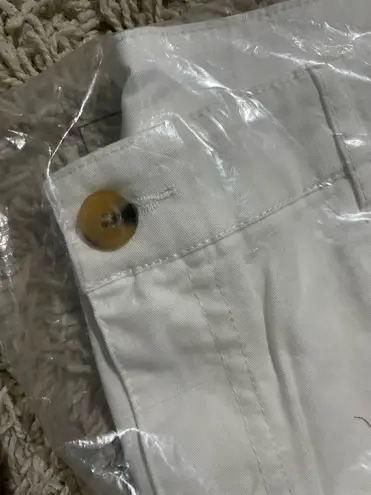 Denim & Co Easywear Twill 4 Pocket Bermuda Shorts Cuffed White 14 NWT A393965