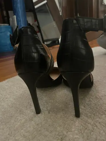 Unisa Heels