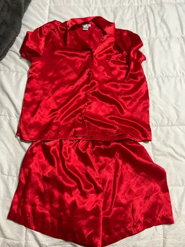 Women’s red polyester two piece pajama set Size L