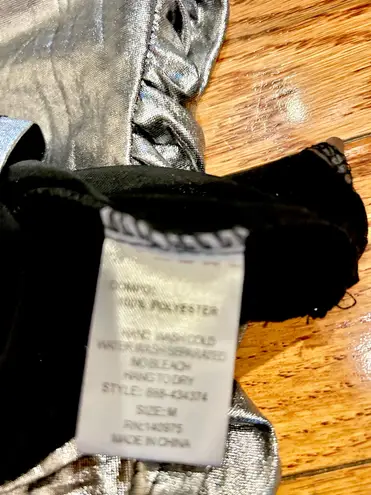 VERTE NWT SEXY Y2K Asymmetrical neck Metallic Ruched sleeves draped crop top M Silver Size M