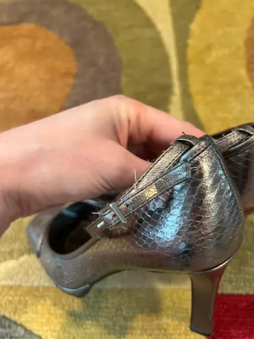 Enzo Angiolini Dark Grey Metallic Snakeskin Peep Toe Heels Women’s Size 6 US