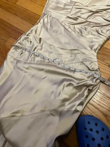 Niteline Vintage Y2k Satin Gown Strapless Mermaid Trumpet Formal Evening Prom Draped Ruched Fit Flare Champagne