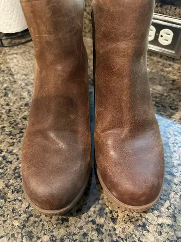 Sorel leather wedged booties