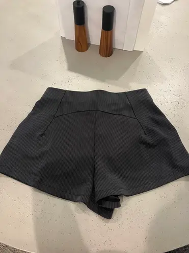 Lululemon RARE Shorts 2”