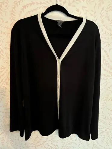 Van Heusen Women's Black Blouse with White Trim - Size XL