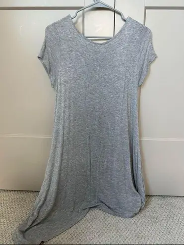 Acting Pro Grey Short Sleeve V neck tunic Top