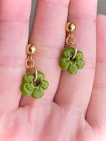 Handmade artisan chunky mini flower glass beads dangle earrings💚