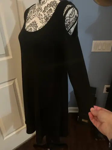 Hot Kiss Bkack Cold Shoulder Dress Size Medium