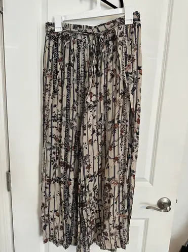 Flowy Boutique Pants Multiple Size M