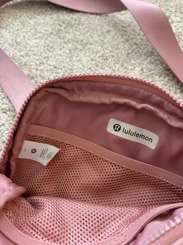 Lululemon Everywhere Belt Bag