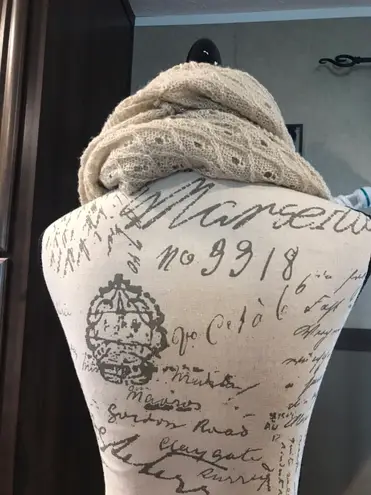 infinity Birkshire Fashion cream color scarf