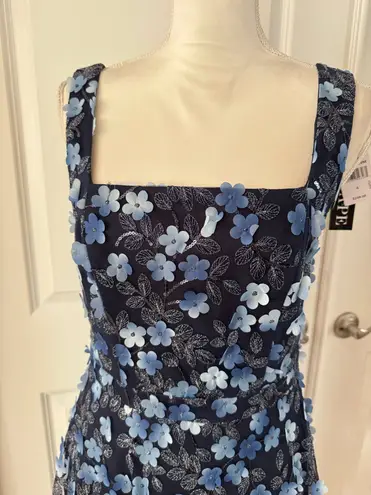 XScape Women's Printed Square-neck Sleeveless Dress. Size 6. MSRP $249