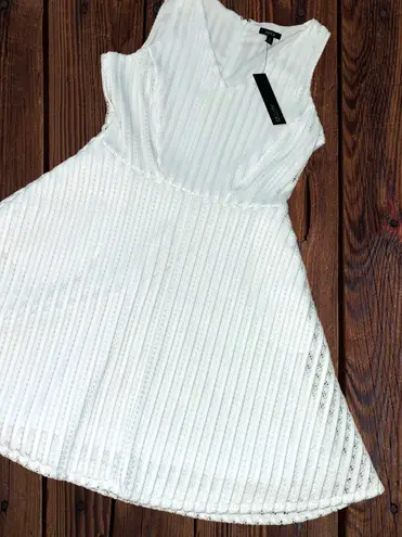 Apt. 9  Women’s Size 8 White Lacey Sleeveless Fit & Flare Dress • Mesh Texture NWT